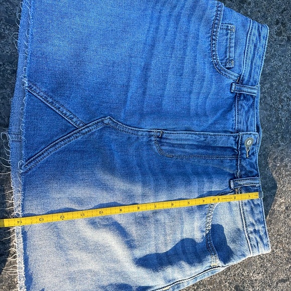 Hollister size 5 ( 27" waist) denim miniskirt. - Picture 4 of 4